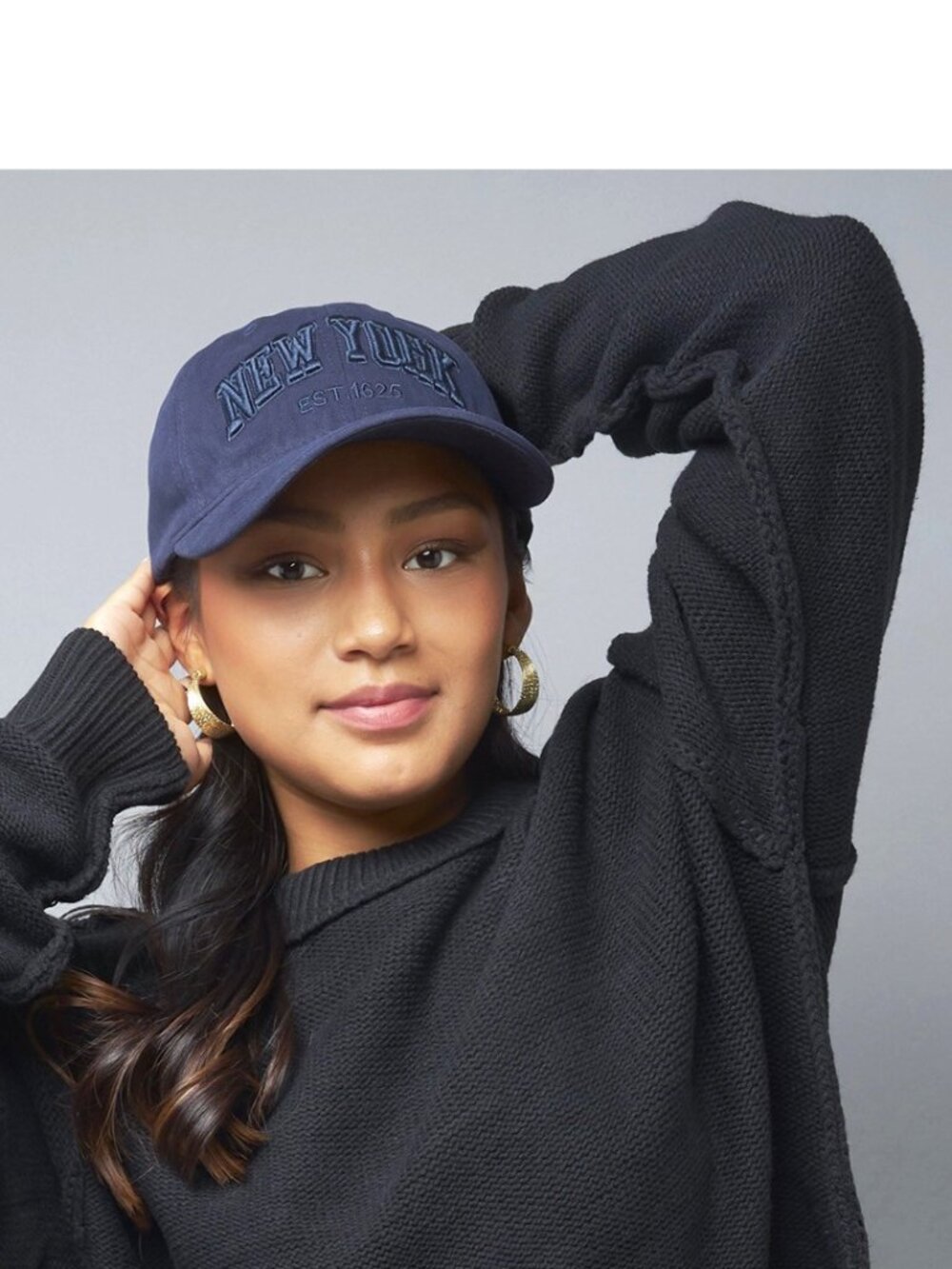 Black Crew Neck Semi Crop Knit Sweater - Picture 3 of 5